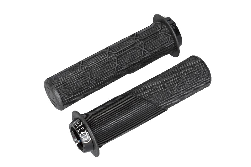 GRIPOVI PRO LOCK ON TRAIL, CRN W. FLANGE 32MM / 132MM